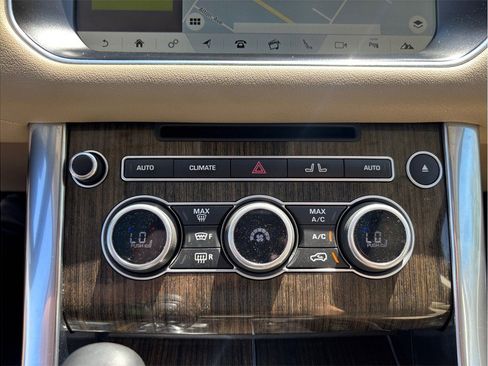 Used 2017 Land Rover Range Rover Sport HSE image 35