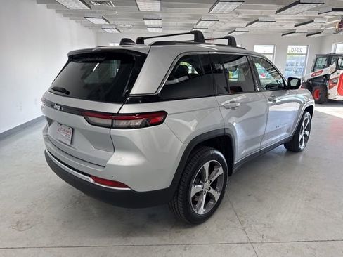 Used 2023 Jeep Grand Cherokee 4WD 4xe image 15