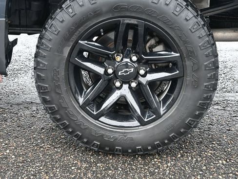 Used 2022 Chevrolet Silverado 1500 LT Trail Boss w/ Safety Package AWD/4WD image 8