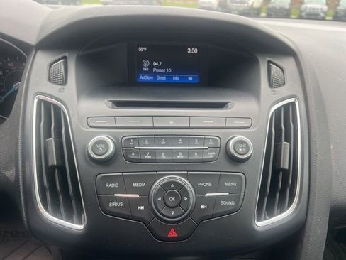 Used 2015 Ford Focus SE w/ Equipment Group 201A FWD image 26