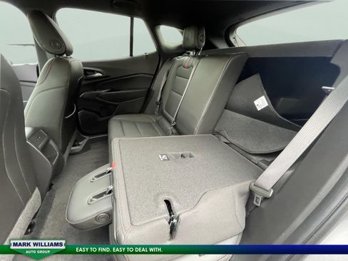 Used 2024 Chevrolet Trax RS image 32