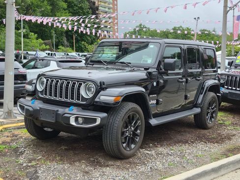 Used 2024 Jeep Wrangler Unlimited Sahara w/ Technology Group AWD/4WD image 1