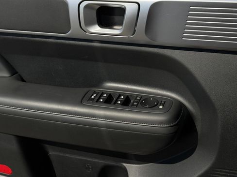Used 2025 Hyundai Santa Fe SEL FWD image 21