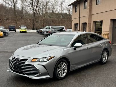 Used 2019 Toyota Avalon XLE w/ Moonroof Package