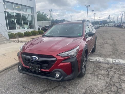 Used 2024 Subaru Outback Premium AWD/4WD image 7