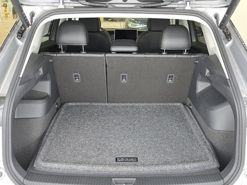 New 2026 Volkswagen Tiguan SE image 12