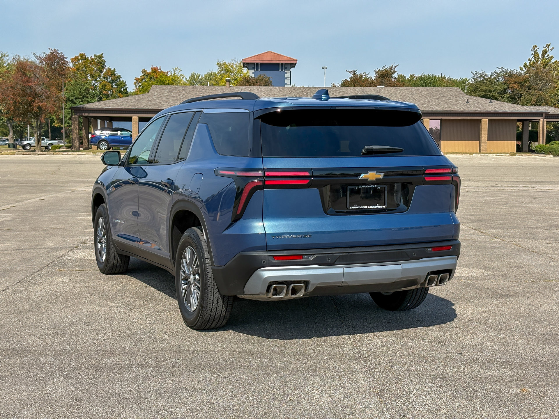 Used 2026 Chevrolet Traverse LT FWD image 6