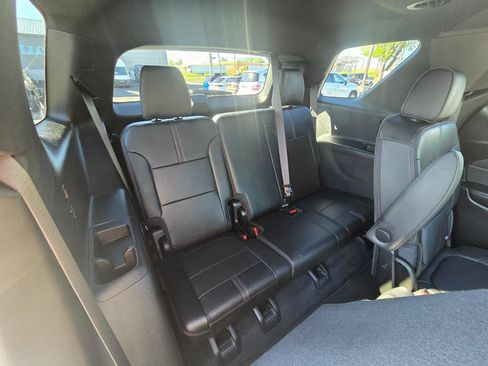 Used 2023 Chevrolet Traverse RS AWD/4WD image 17