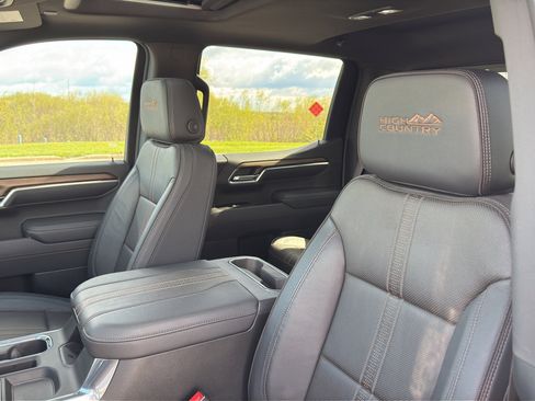 Used 2025 Chevrolet Silverado 1500 High Country w/ High Country Premium Package AWD/4WD image 20