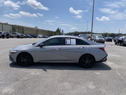 Used 2026 Hyundai Elantra SEL FWD image 5