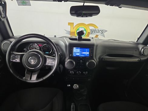 Used 2017 Jeep Wrangler Unlimited Sport image 14