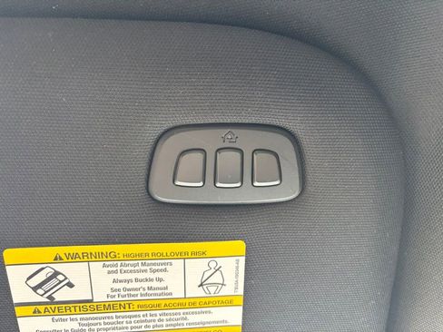 Used 2022 Ford F250 Lariat w/ Tremor Off-Road Package image 35