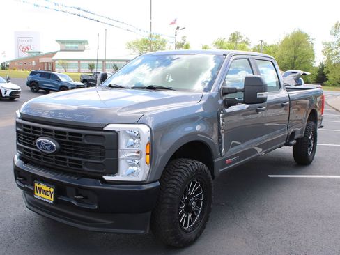 Used 2024 Ford F350 XL AWD/4WD image 4