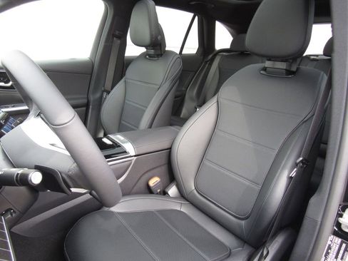 Certified 2025 Mercedes-Benz GLC 300 GLC 300 image 10