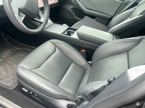 Used 2024 Tesla Model 3 Standard Range RWD image 8