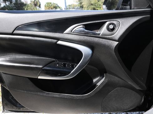 Used 2013 Buick Regal Premium image 36