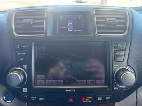Used 2012 Toyota Highlander Limited image 16