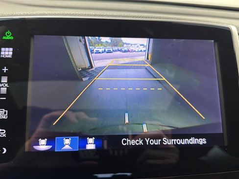 Used 2016 Honda Pilot Touring image 17