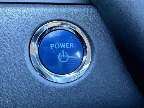 Certified 2019 Toyota Camry SE image 35