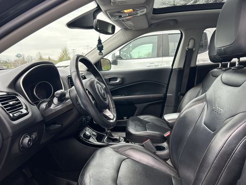 Used 2019 Jeep Compass Limited AWD/4WD image 9