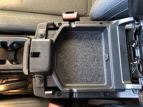 Used 2024 Jeep Wrangler Sport S image 24