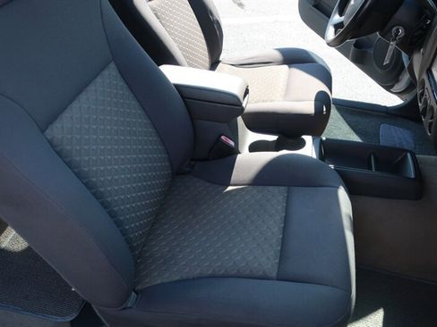 Used 2004 GMC Canyon SLE image 25