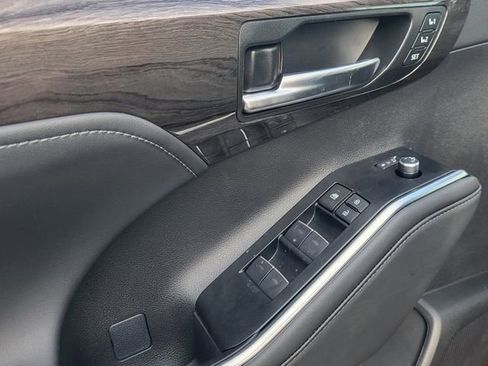 New 2026 Toyota Highlander Limited image 13