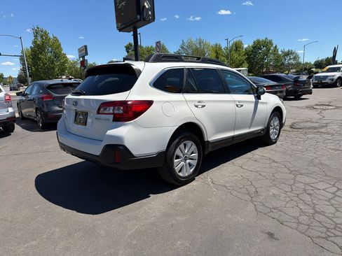 Used 2018 Subaru Outback 2.5i Premium AWD/4WD image 8