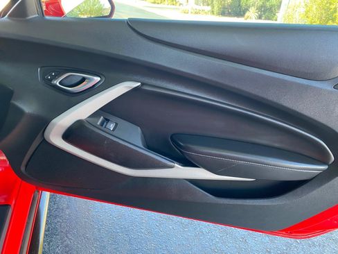 Used 2019 Chevrolet Camaro LT RWD image 31