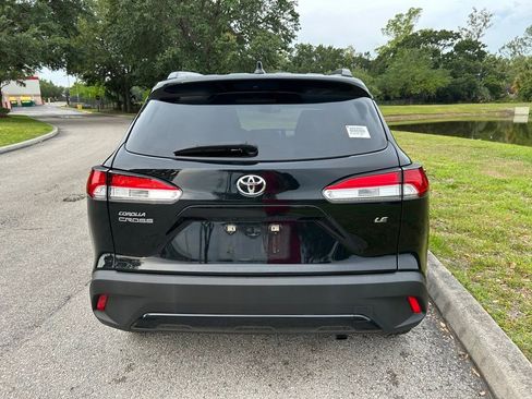 Used 2024 Toyota Corolla Cross LE FWD image 5