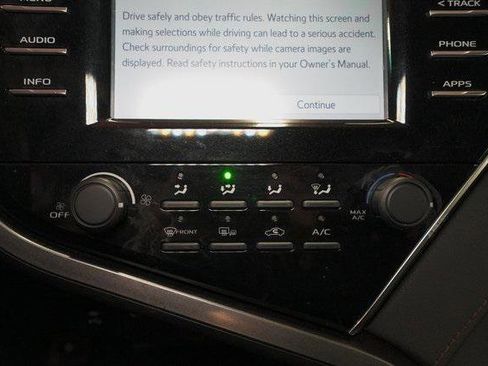 Certified 2018 Toyota Camry LE w/ Convenience Package FWD image 29