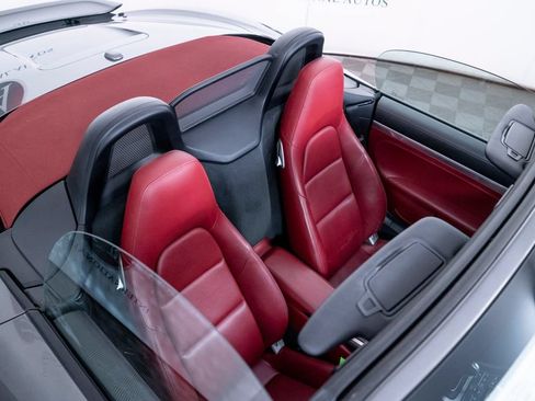 Used 2019 Porsche 718 Boxster RWD image 17
