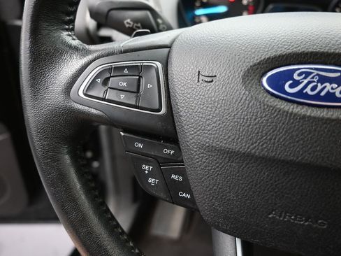 Used 2017 Ford Escape Titanium FWD image 6