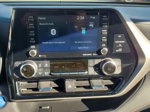 Used 2022 Toyota Highlander Bronze Edition image 29