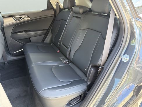 Used 2023 Kia Sportage EX AWD/4WD image 15