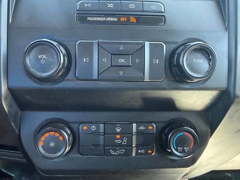 Used 2019 Ford F150 XL w/ Equipment Group 101A Mid RWD image 32