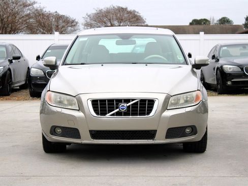 Used 2008 Volvo V70 image 2