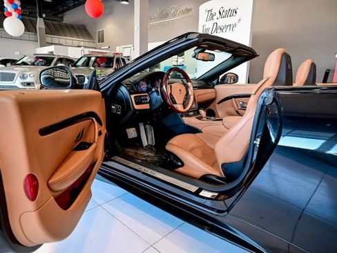 Used 2018 Maserati GranTurismo Sport image 17