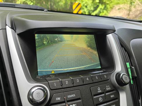 Used 2017 Chevrolet Equinox LT FWD image 31