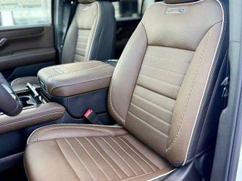 New 2026 GMC Yukon XL Denali Ultimate AWD/4WD image 9