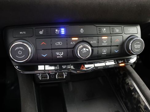 Used 2023 Dodge Durango R/T w/ Hemi Orange Plus Package AWD/4WD image 31