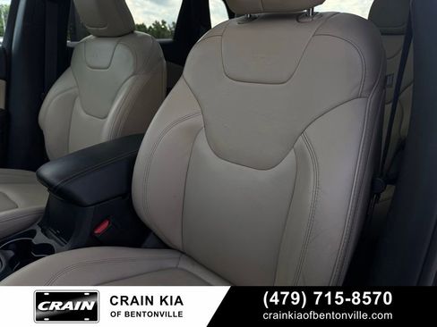 Used 2016 Jeep Cherokee Limited AWD/4WD image 23