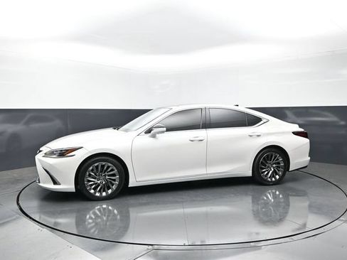Used 2025 Lexus ES 350 Ultra Luxury w/ Accessory Package (Z1) FWD image 3