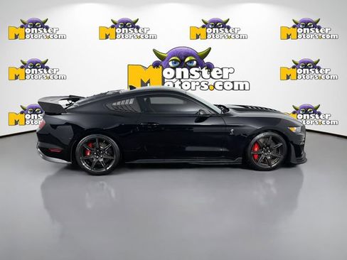 Used 2021 Ford Mustang Shelby GT500 w/ Carbon Fibre Track Pack RWD image 4