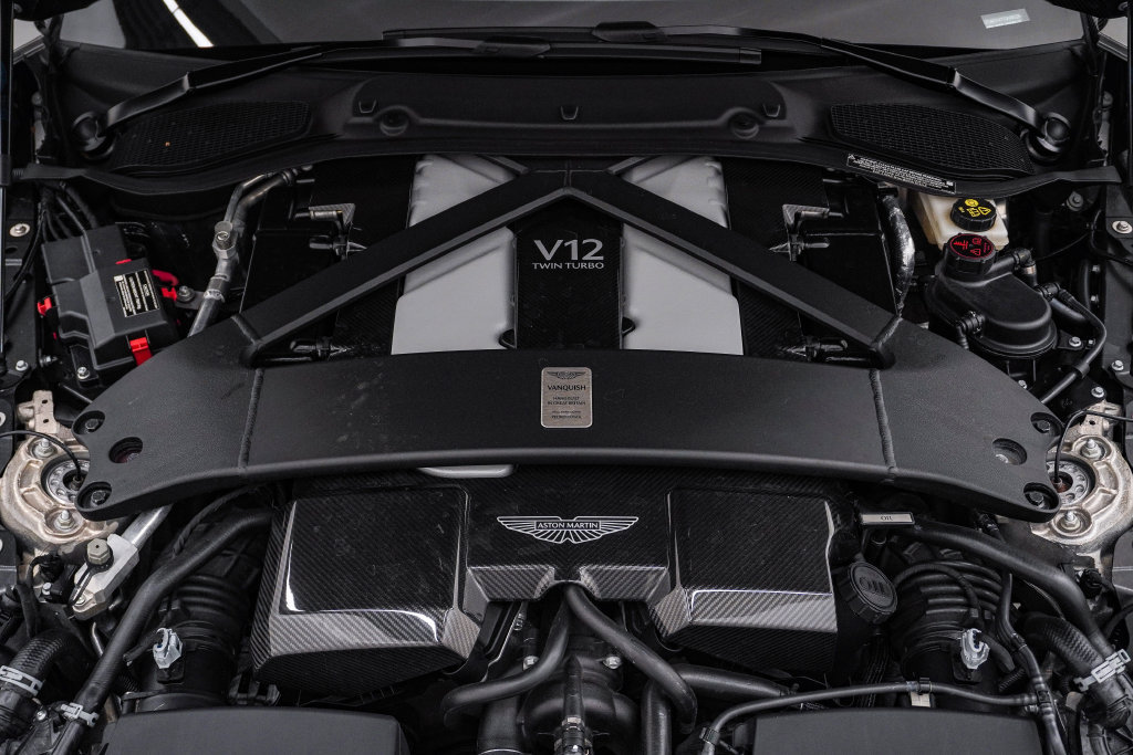 Used 2026 Aston Martin Vanquish Convertible RWD image 38