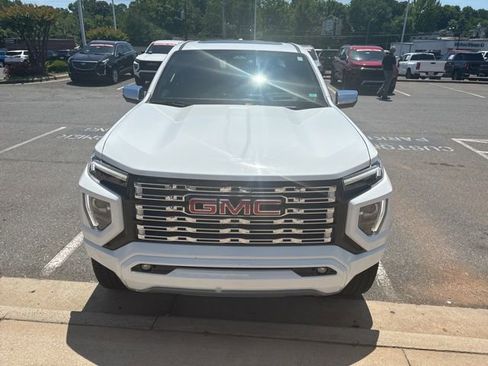 Used 2023 GMC Canyon Denali AWD/4WD image 2