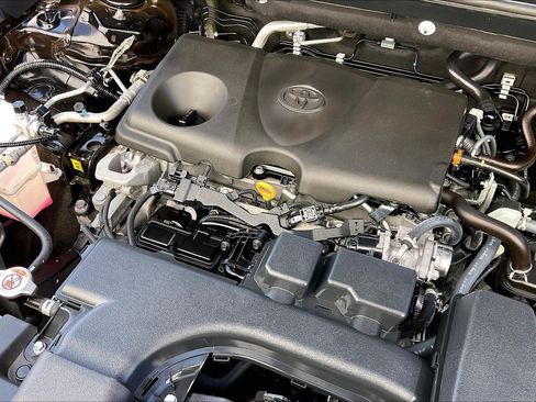 Used 2025 Toyota RAV4 XLE AWD/4WD image 35