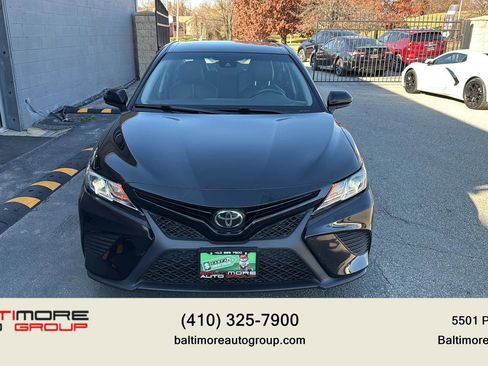 Used 2018 Toyota Camry SE image 2