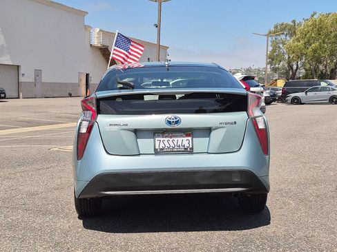 Used 2016 Toyota Prius Two FWD image 4