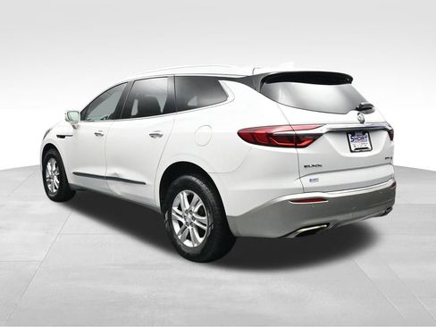 Used 2018 Buick Enclave Essence AWD/4WD image 3